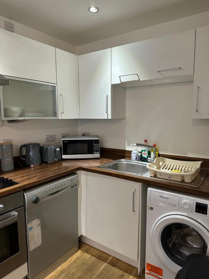 New Build 2 Bedroom With 2 Bath In Лондон Экстерьер фото