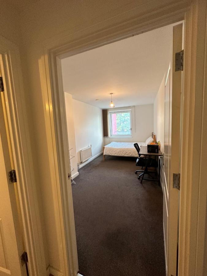 New Build 2 Bedroom With 2 Bath In Лондон Экстерьер фото