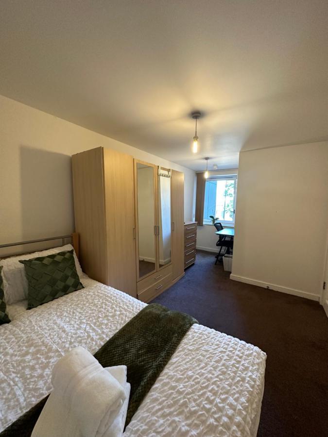 New Build 2 Bedroom With 2 Bath In Лондон Экстерьер фото