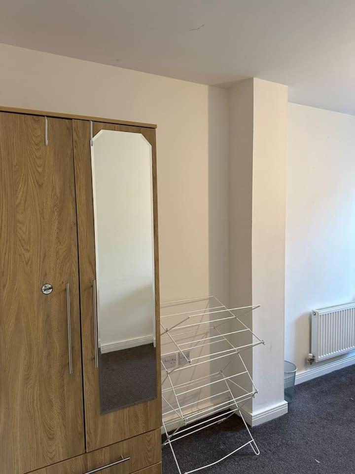 New Build 2 Bedroom With 2 Bath In Лондон Экстерьер фото