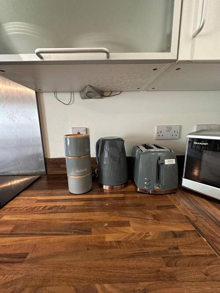 New Build 2 Bedroom With 2 Bath In Лондон Экстерьер фото