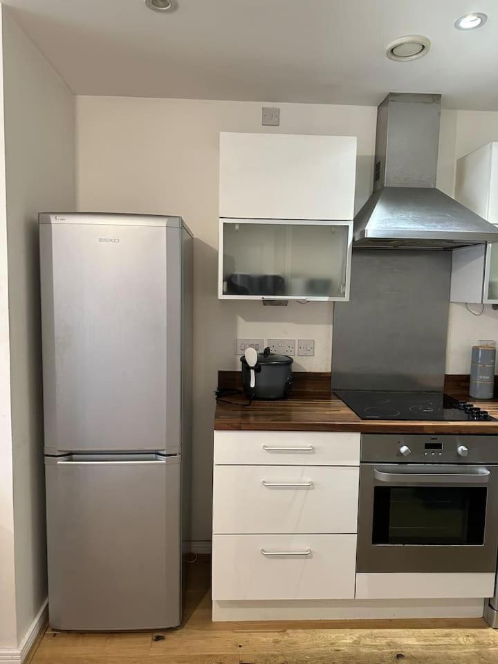 New Build 2 Bedroom With 2 Bath In Лондон Экстерьер фото