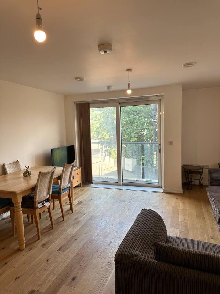 New Build 2 Bedroom With 2 Bath In Лондон Экстерьер фото